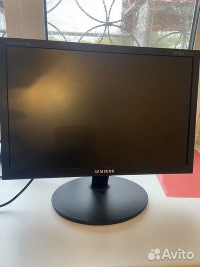Монитор Samsung