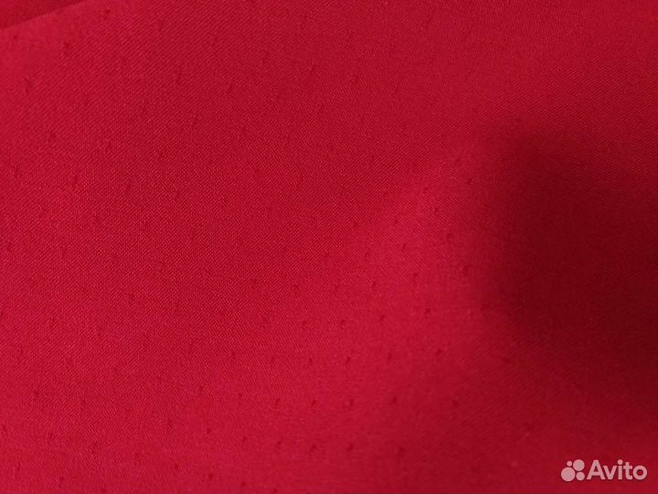 Красная ткань в точечку (крапинку)