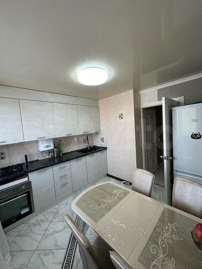 2-к. квартира, 54 м², 3/3 эт.