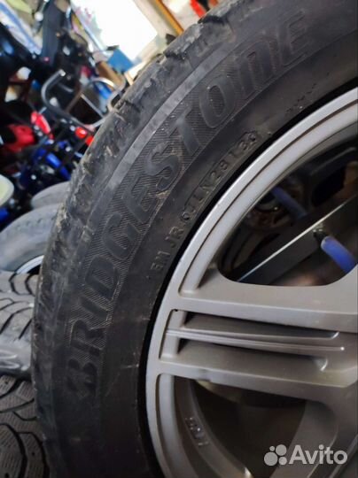 Bridgestone Blizzak Spike-01 225/50 R17