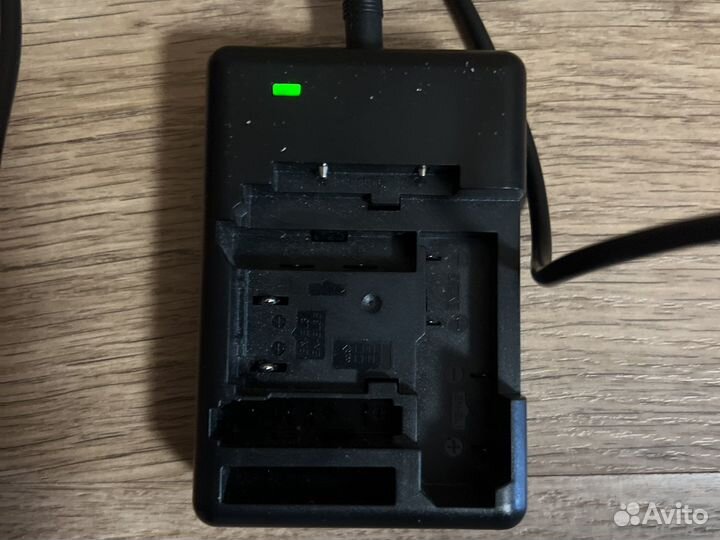 Универсальное зарядное устройство DB-106