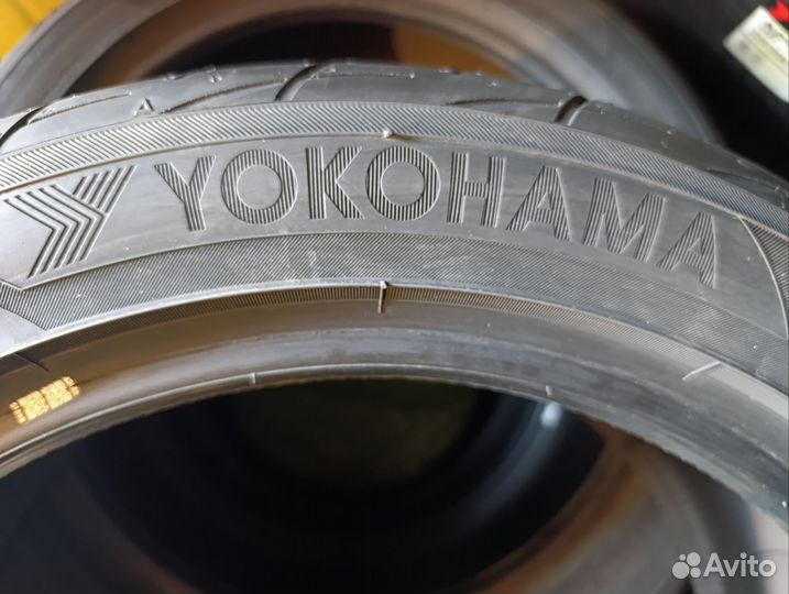 Yokohama Advan Fleva V701 215/45 R17 91W