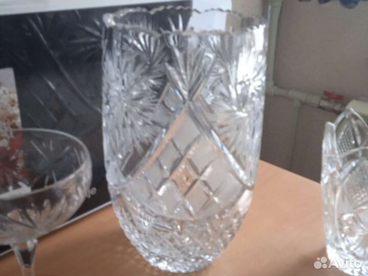 Хрустальная ваза, фужеры