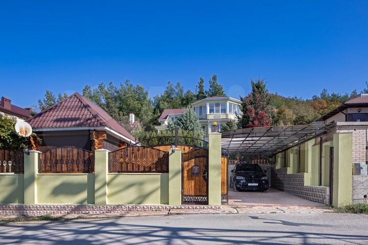 Дом 280 м² на участке 8 сот.