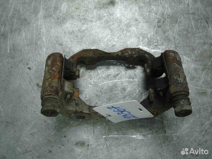 Скоба суппорта Honda Elysion 2004