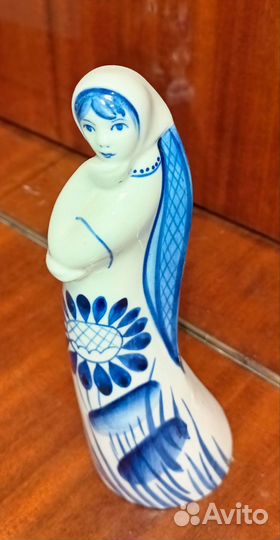 Девушка с косой статуэтка гжель СССР