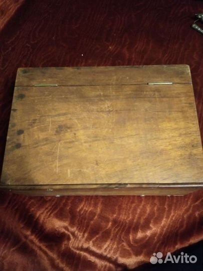 Шкатулка старинная с вензелем