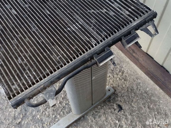 Радиатор кондиционера Dodge Caravan 2006 3.3L