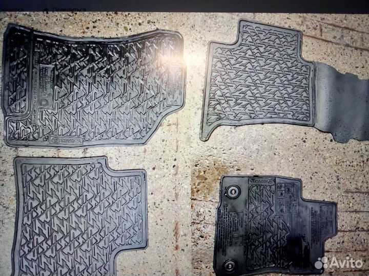 Toyota Fortuner к-кт ковров резиновых