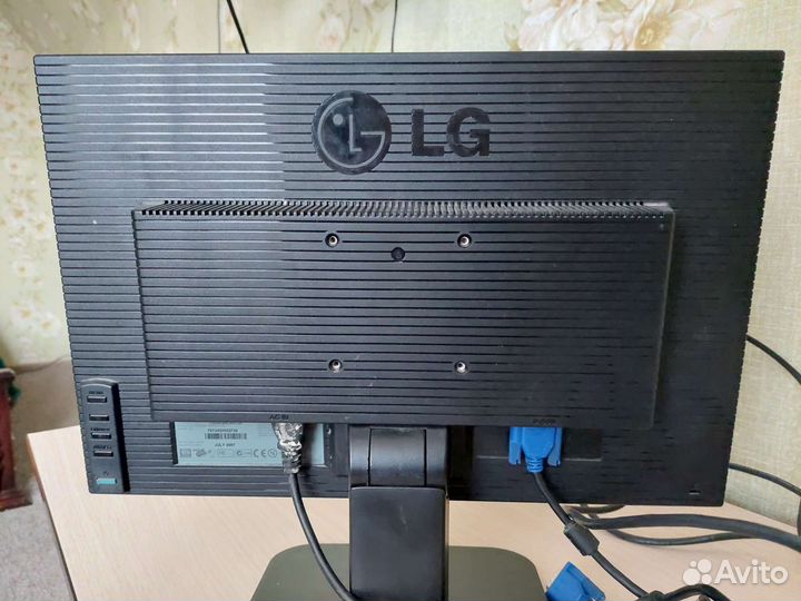 Монитор LG