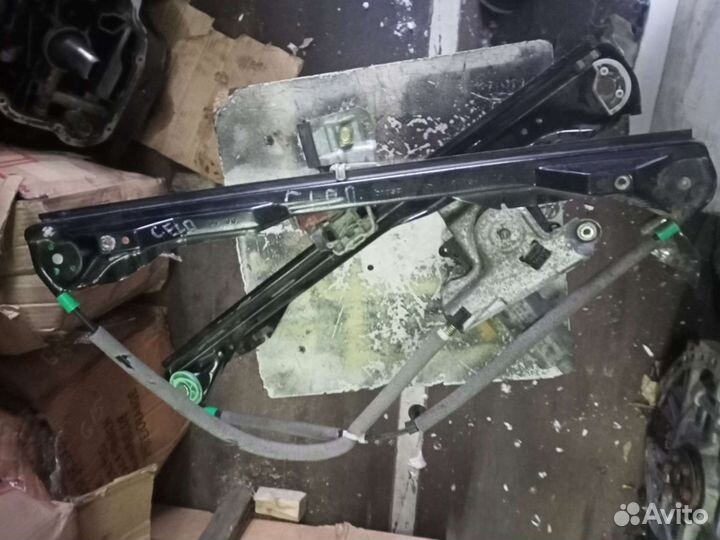 Стеклоподъемник передний Ford Focus I