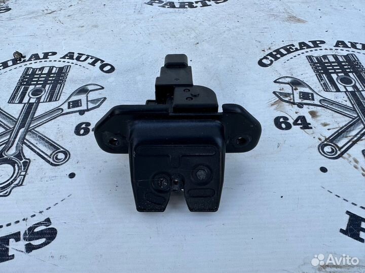 Замок крышки багажника Kia Rio X-Line Оригинал