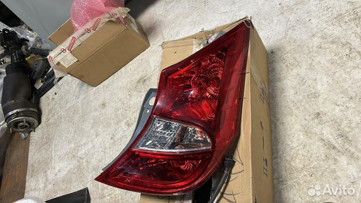 Фонарь задний правый hyundai solaris хэтчбек