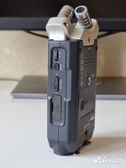 Рекордер Zoom H4n Pro