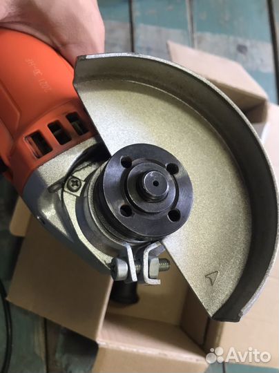 Болгарка Black Decker