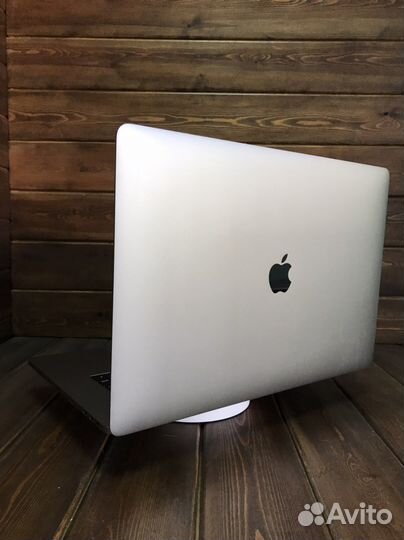 Macbook Pro 15 retina 2018