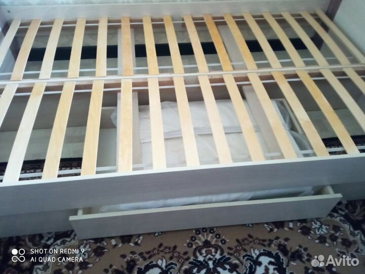Кровать с матрасом 206х126