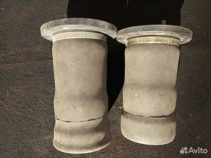 Пневмоподушка задняя Land Rover Discovery 2 99-04