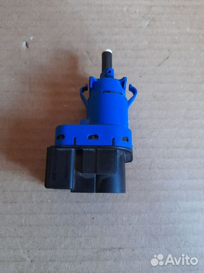 Датчик включения стоп сигнала Mazda 3 6