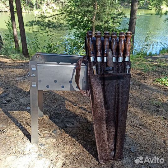 Набор шампуров в кожаном чехле 