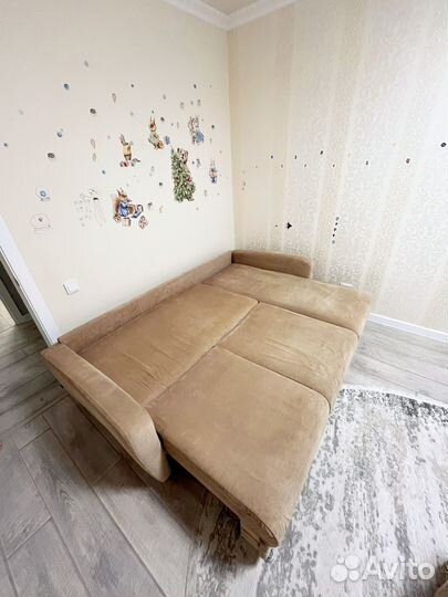 Диван угловой 2,2м