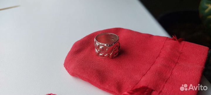 Серебряное кольцо