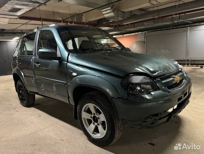 Chevrolet Niva 1.7 МТ, 2019, битый, 98 082 км