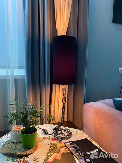 Светильник настольный с абажуром