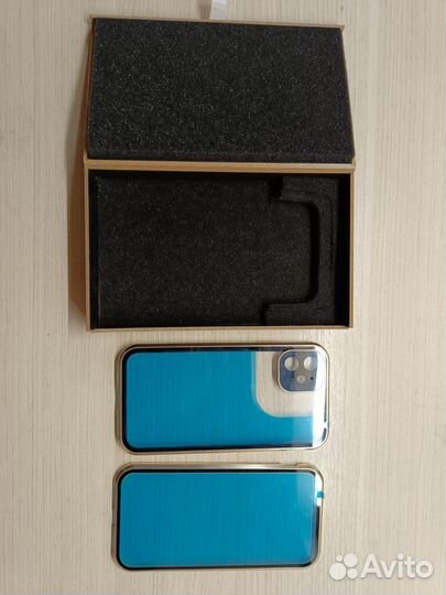 Чехол на iPhone 11 золотой