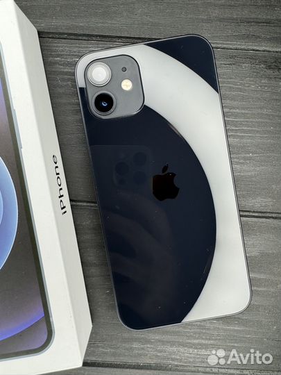 iPhone 12, 64 ГБ