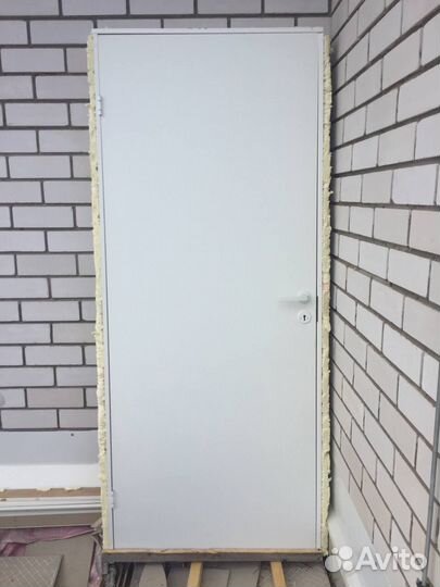Дверь строительная бу