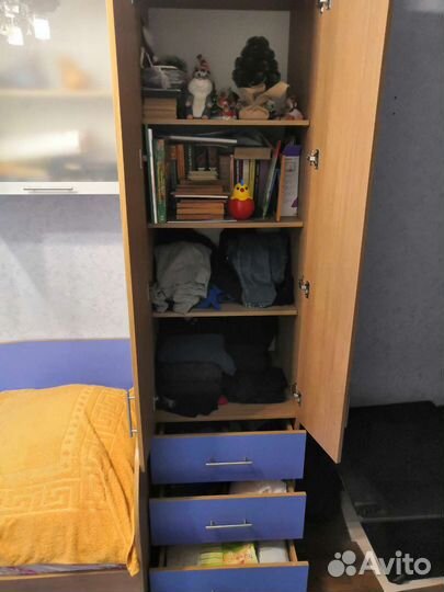 Спальный гарнитур, письменный стол бу