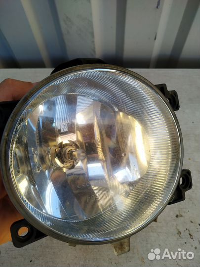 Левая противотуманная фара land cruiser 200
