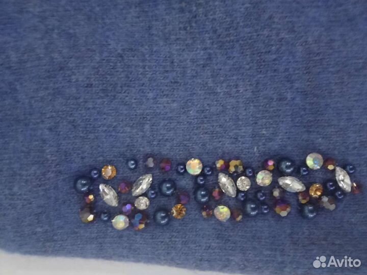 Шапка голубая с бусинами