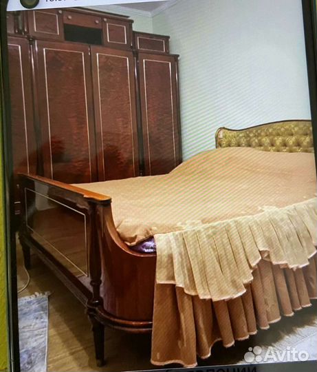 Кровать двухспальная. Красное дерево