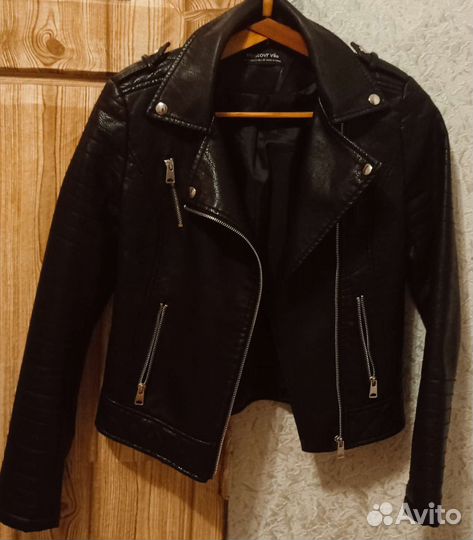 Кожаная куртка косуха женская