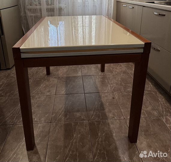 Кухонный стол