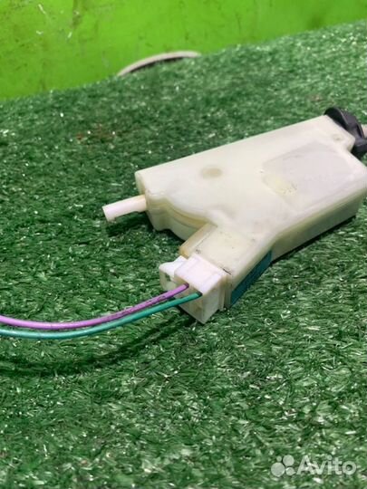 Замок лючка бензобака nissan skyline V36 VQ25HR 2007