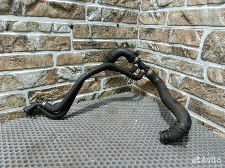 Патрубок системы охлаждения Mercedes-Benz