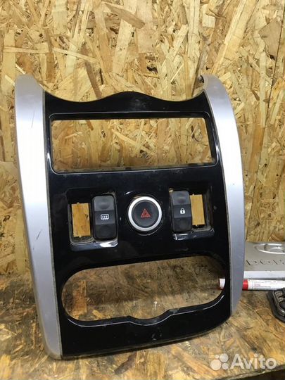 Консоль центральная Renault Logan седан 1 2011