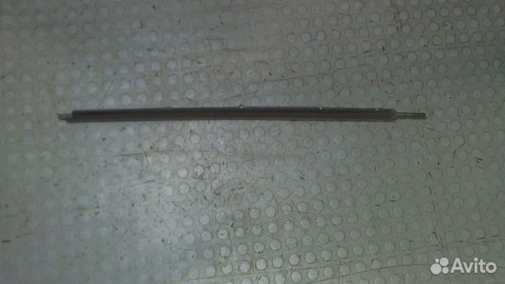 Молдинг стекла Toyota Corolla E12, 2005