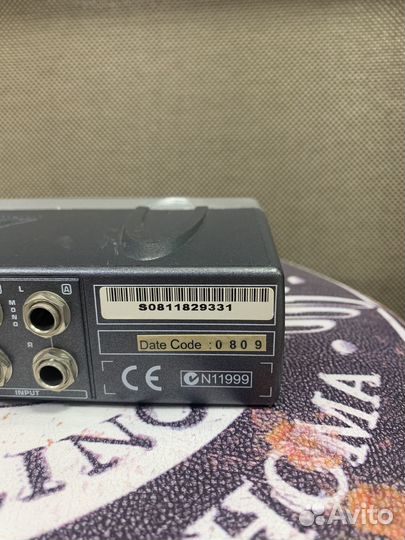 Предусилитель для наушников Behringer AMP800