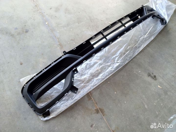 Решетка переднего бампера Hyundai H1/Grand Starex