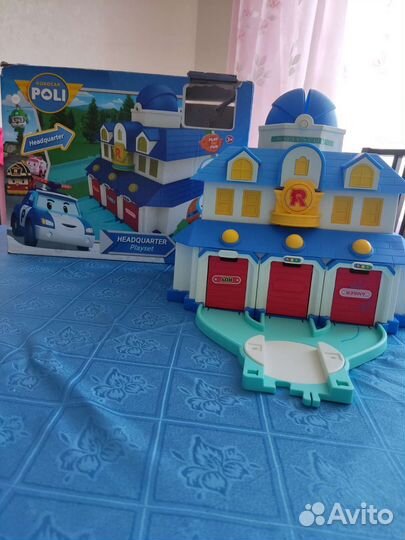 Робокар Поли штаб-квартира