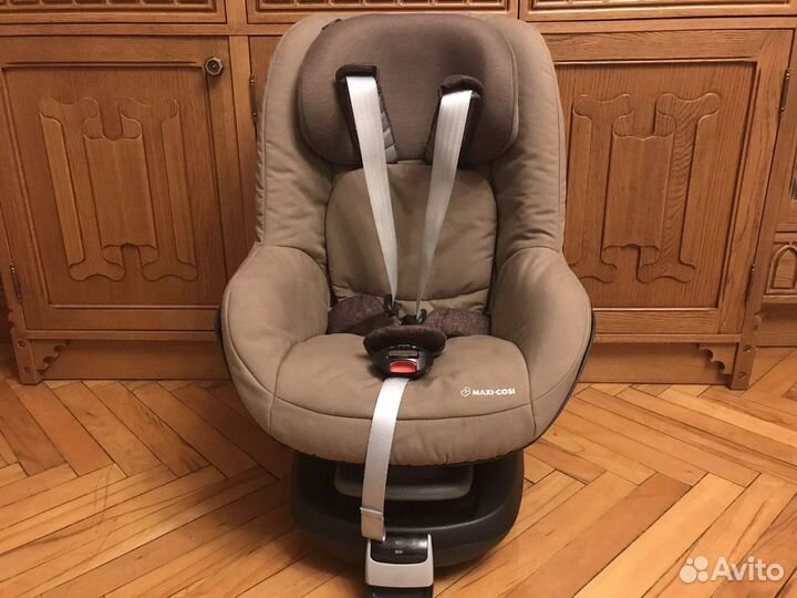 Автомобильное кресло. Детское. Maxi Cosi. + База