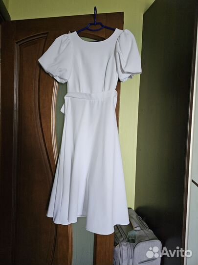 Платье белое миди
