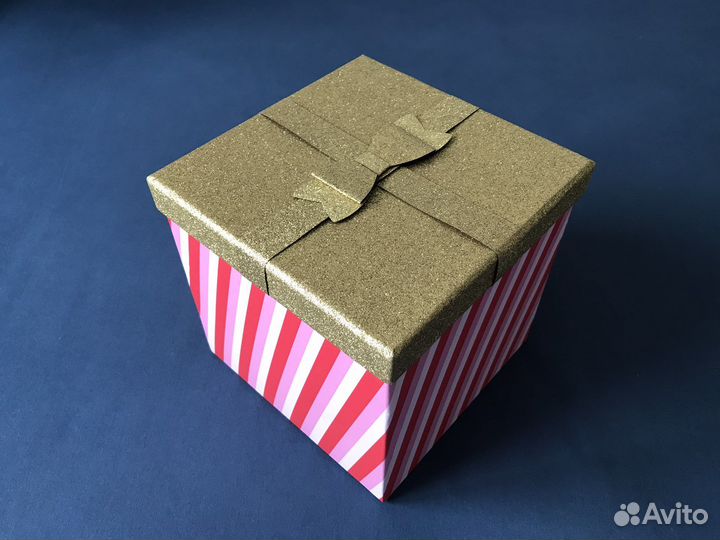 Коробка подарочная новая квадратная, 16*16 см