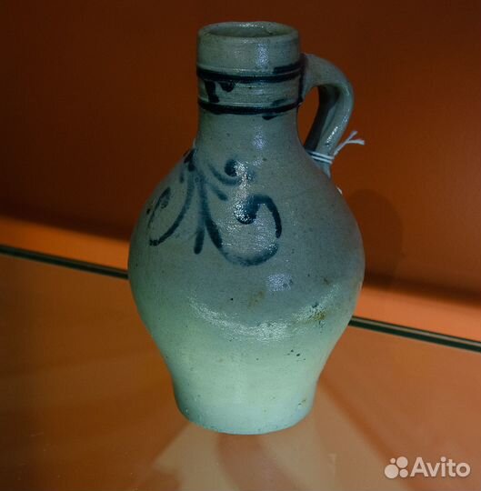 Антикварный керамический винный кувшин