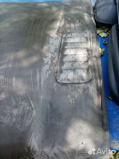 Капот без диффузоров от ZJ 5.9литра