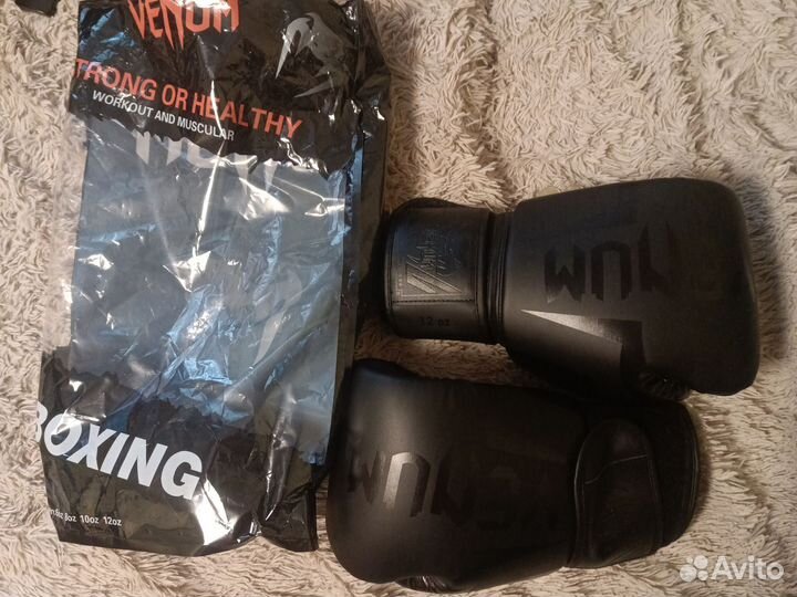 Боксерские перчатки 12 oz venom